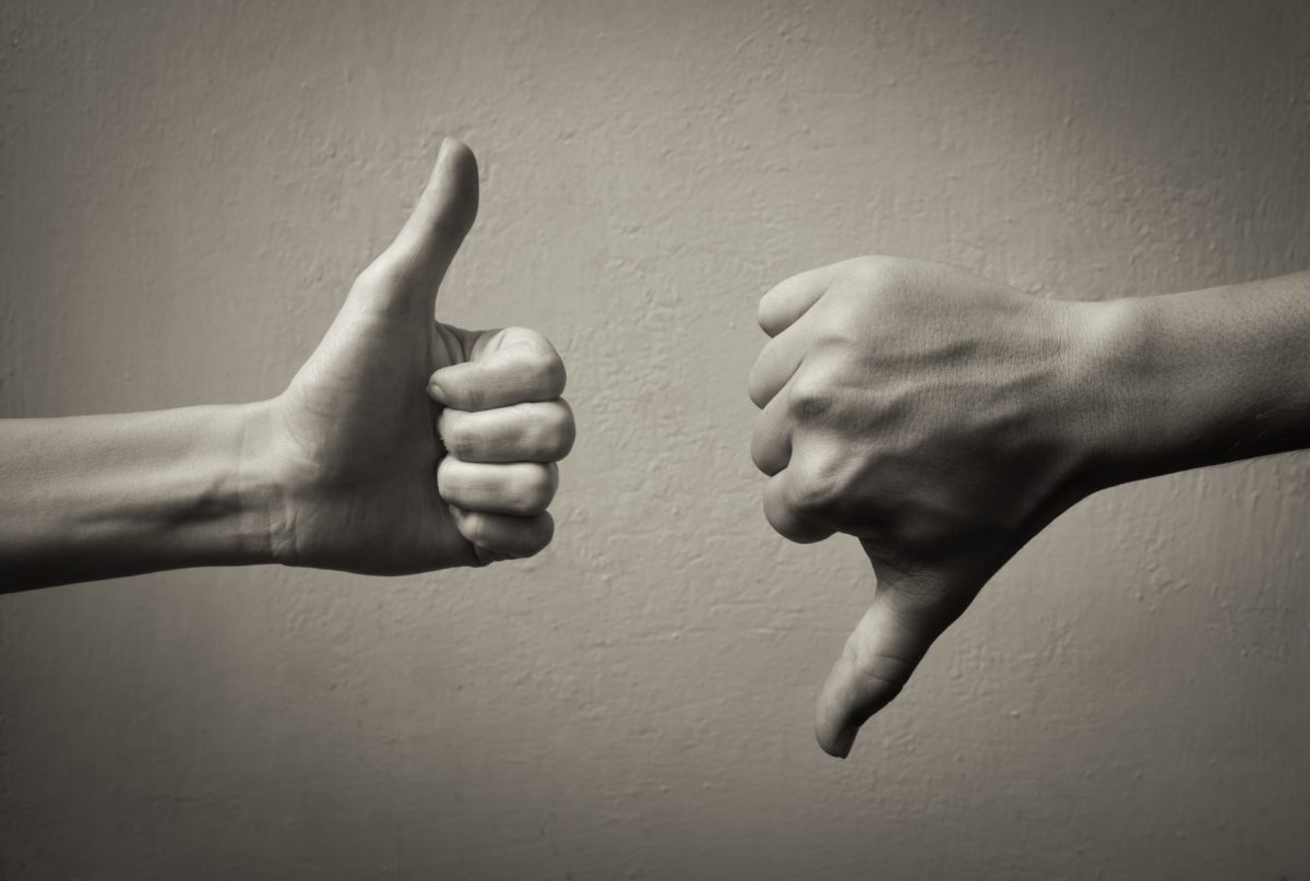 thumbs up thumbs down to show social media complaints