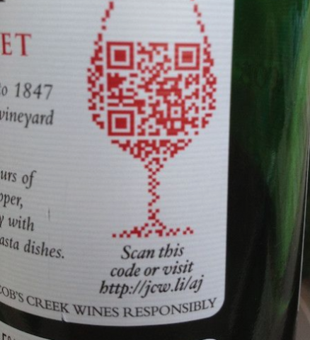 QR-koodi lasi viiniä